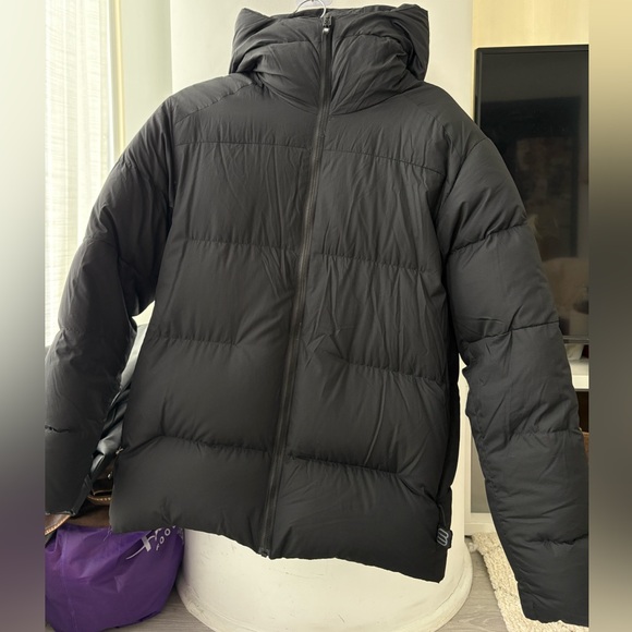 Aritzia Jackets & Blazers - Aritzia Brand New Warmest SUPERPUFF 1000